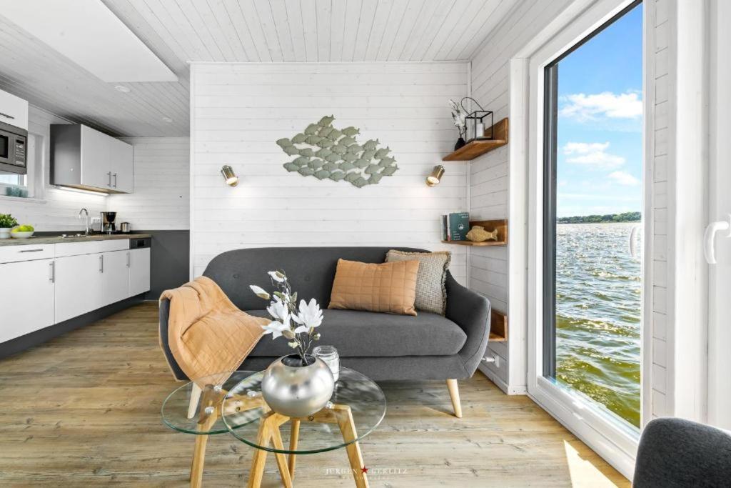 Hausboot Gluecksmomente Mit Dachterrasse In Schleswig Am Ostseefjord Schlei Extérieur photo