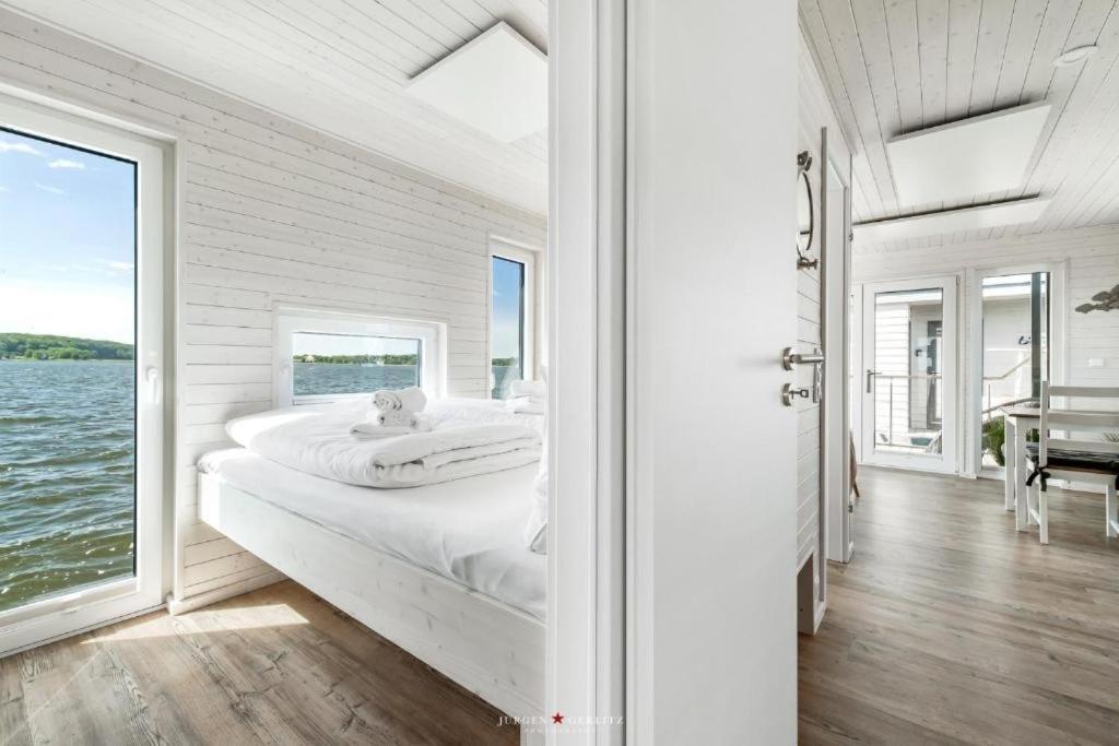 Hausboot Gluecksmomente Mit Dachterrasse In Schleswig Am Ostseefjord Schlei Extérieur photo