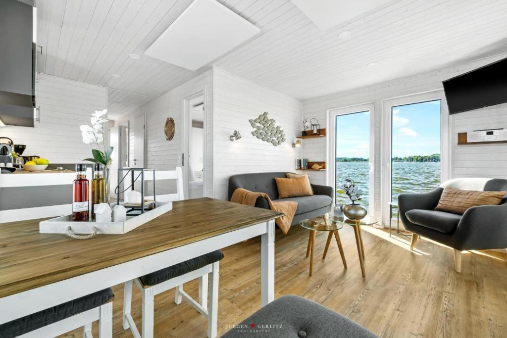 Hausboot Gluecksmomente Mit Dachterrasse In Schleswig Am Ostseefjord Schlei Extérieur photo